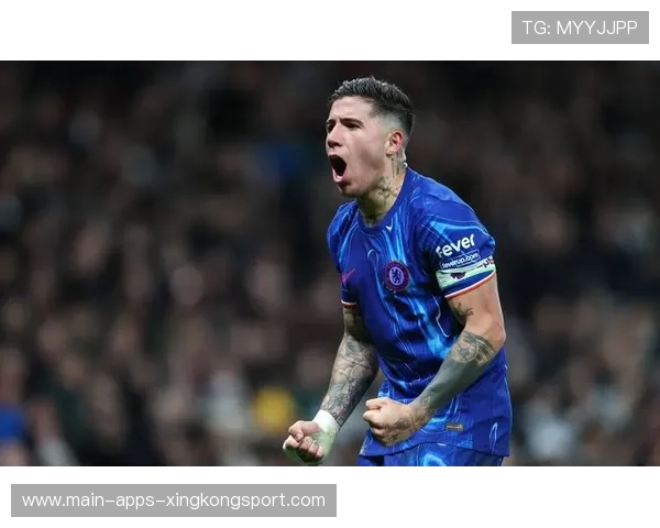 皇马盯上英超最新崛起的中场节奏掌控者:未来中场领袖的潜力与机遇